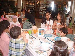 ورشة فنية للأطفال في كافيه سيراميك