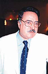 يوسف شعبان يتجه للكتابة ويفكر في الاعتزال