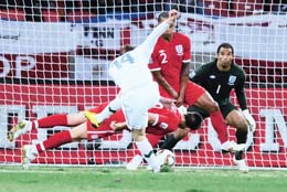جيرماين يصعد بانجلترا إلى الدور الثاني