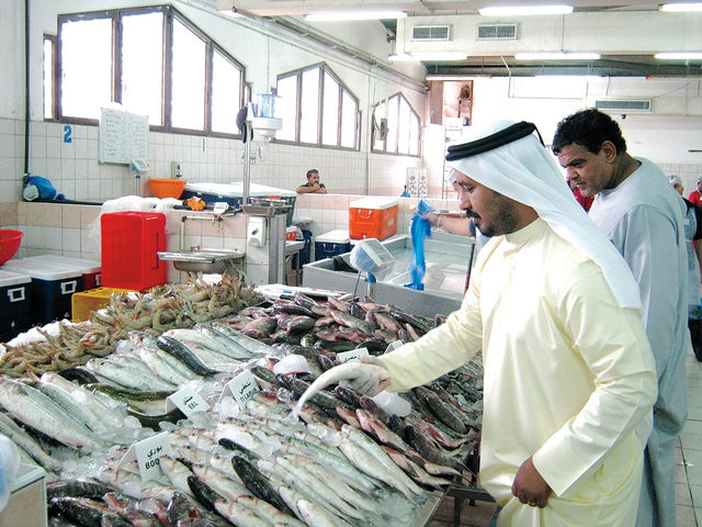 حرارة الجو تشعل أسعار الأسماك في أبوظبي