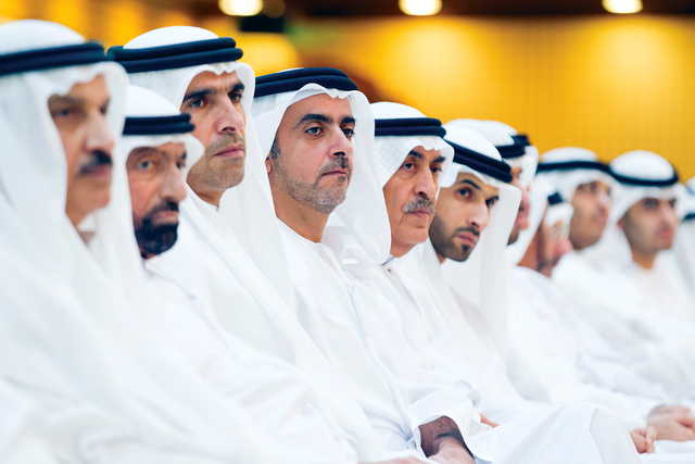 "سيف بن زايد وفيصل القاسمي يتابعان المحاضرة"