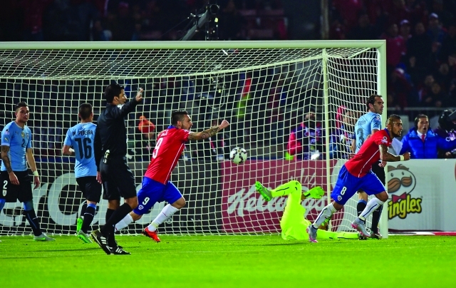 تشيلي يجرد أوروغواي من لقب كوبــــــا أميركا