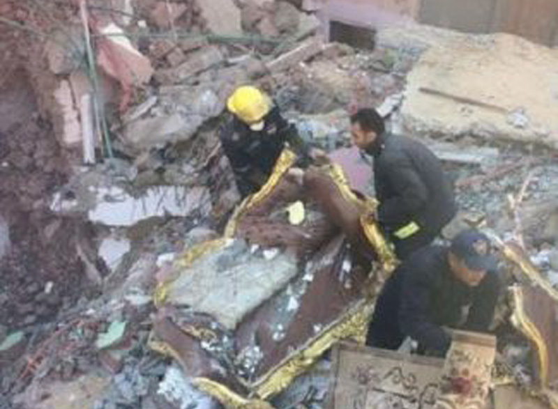 مقتل 3 بينهم طفلة بانهيار مبنى في مصر