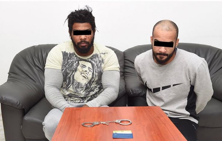 القبض على 3 متهمين بالسرقة انتحلوا صفة رجال الأمن