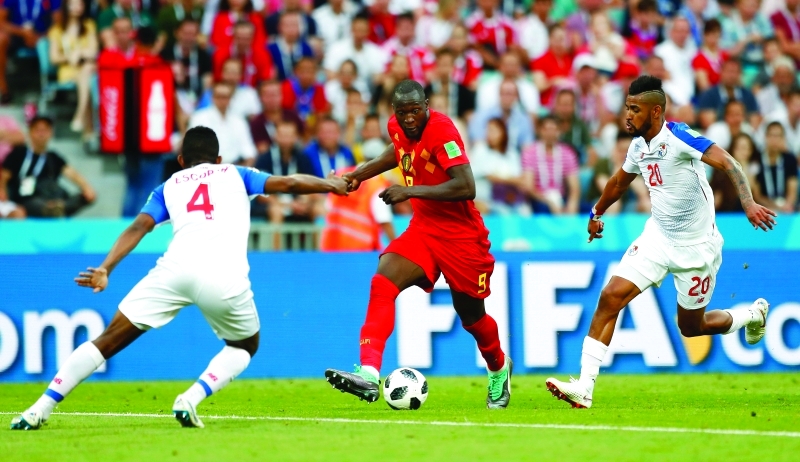 الشياطين الحمر يستعيدون التألّق الغائب