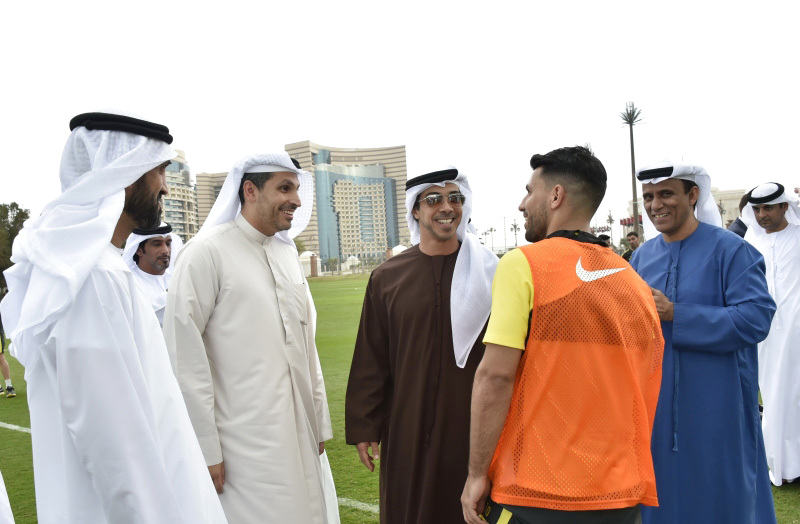 منصور بن زايد: قطعنا نصف الطريق إلى القمة