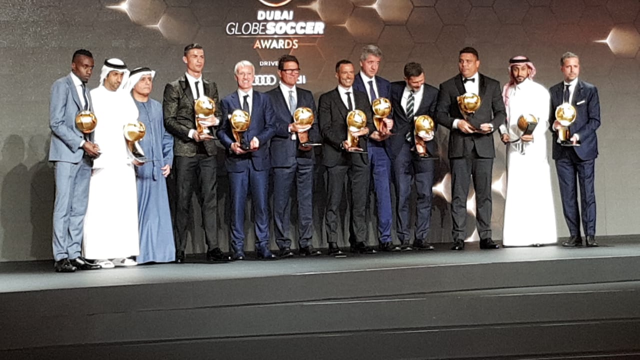 رونالدو يفوز بجائزة "غلوب سوكر" لأفضل لاعب في العالم