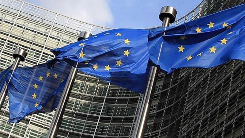 روسيا تلوح بـ«إجراءات انتقامية» رداً على عقوبات أوروبا