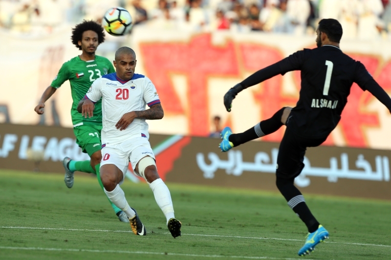 3 أندية تكمل حلقة اللاعبين الأجانب