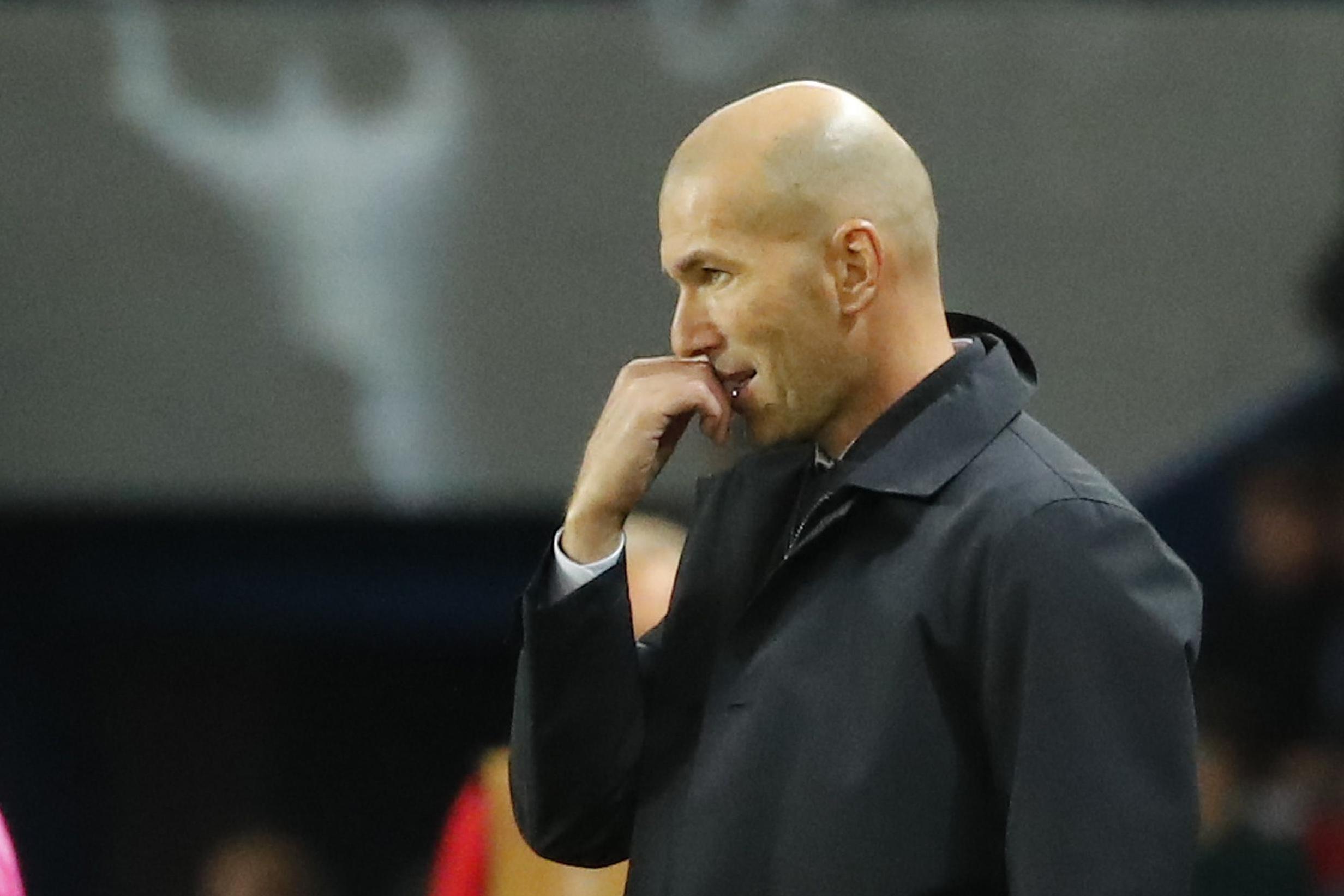 جماهير ريال مدريد تطالب بطرد زيدان
