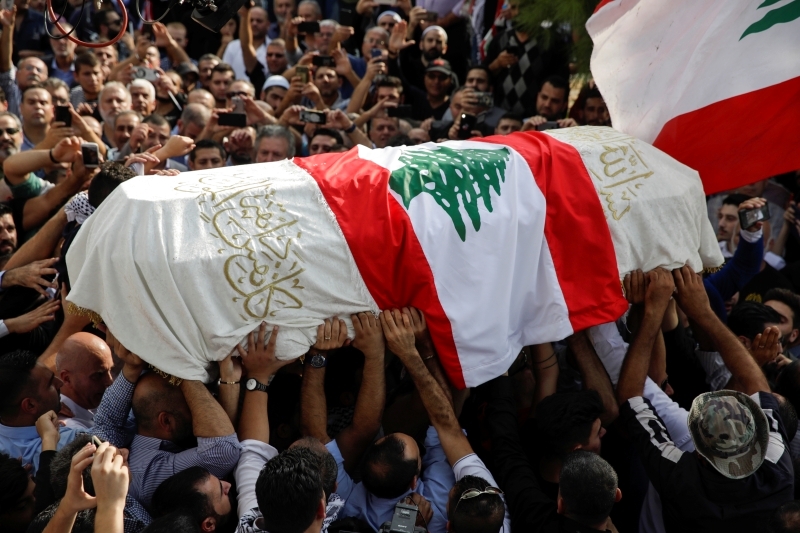 لبنان: عون يبذل مزيداً من الوعود والشارع إلى تصعيد