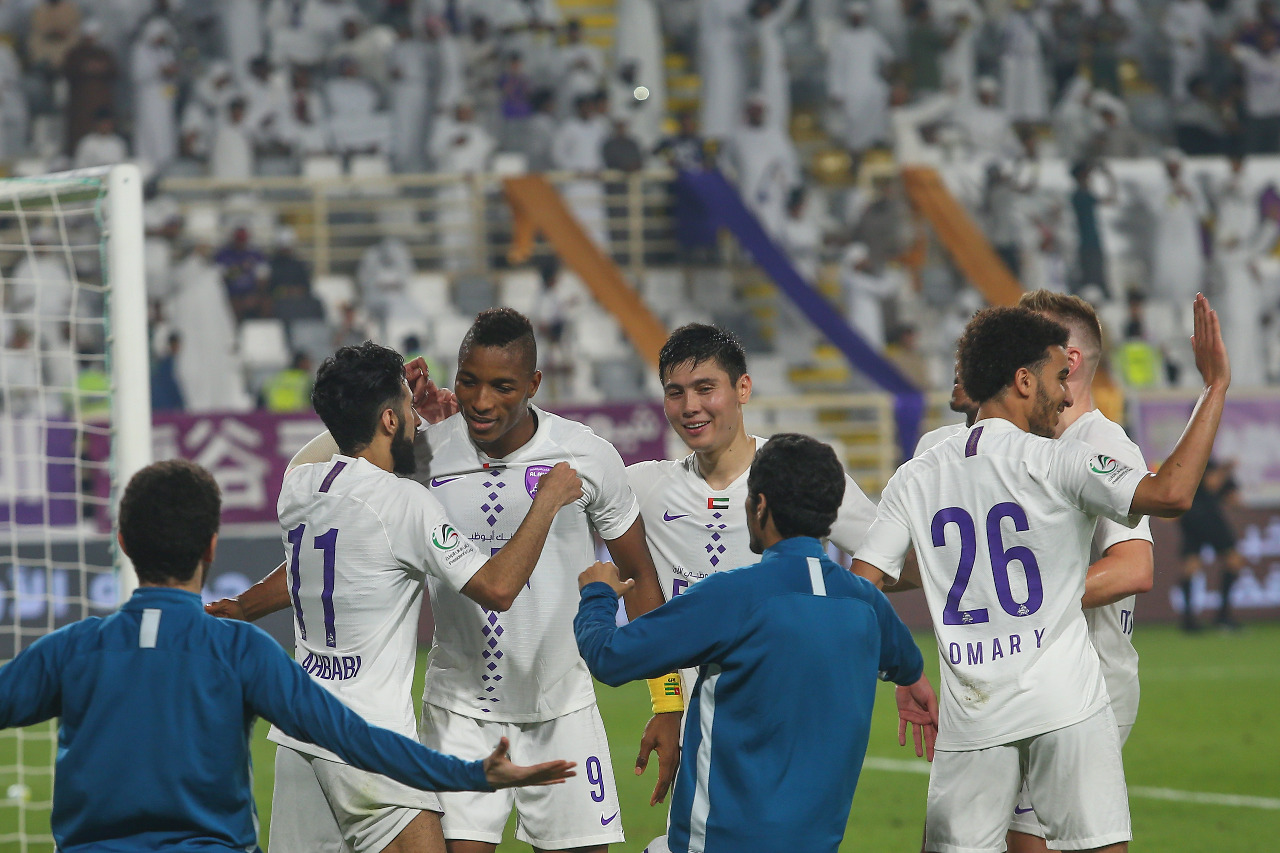 العين إلى نصف نهائي الكأس في مباراة شهدت 11 هدفاً و4 ركلات جزاء وحالتي طرد
