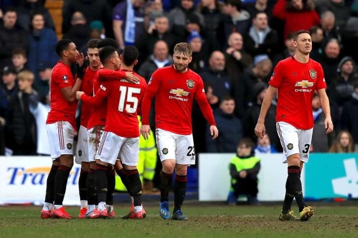 75 مليون جنيه إسترليني تقلق مانشستر يونايتد