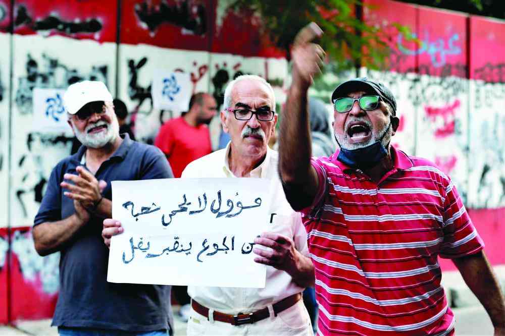 «سفينة لبنان» تغرق في بحر الأزمات.. فمن ينقذها؟