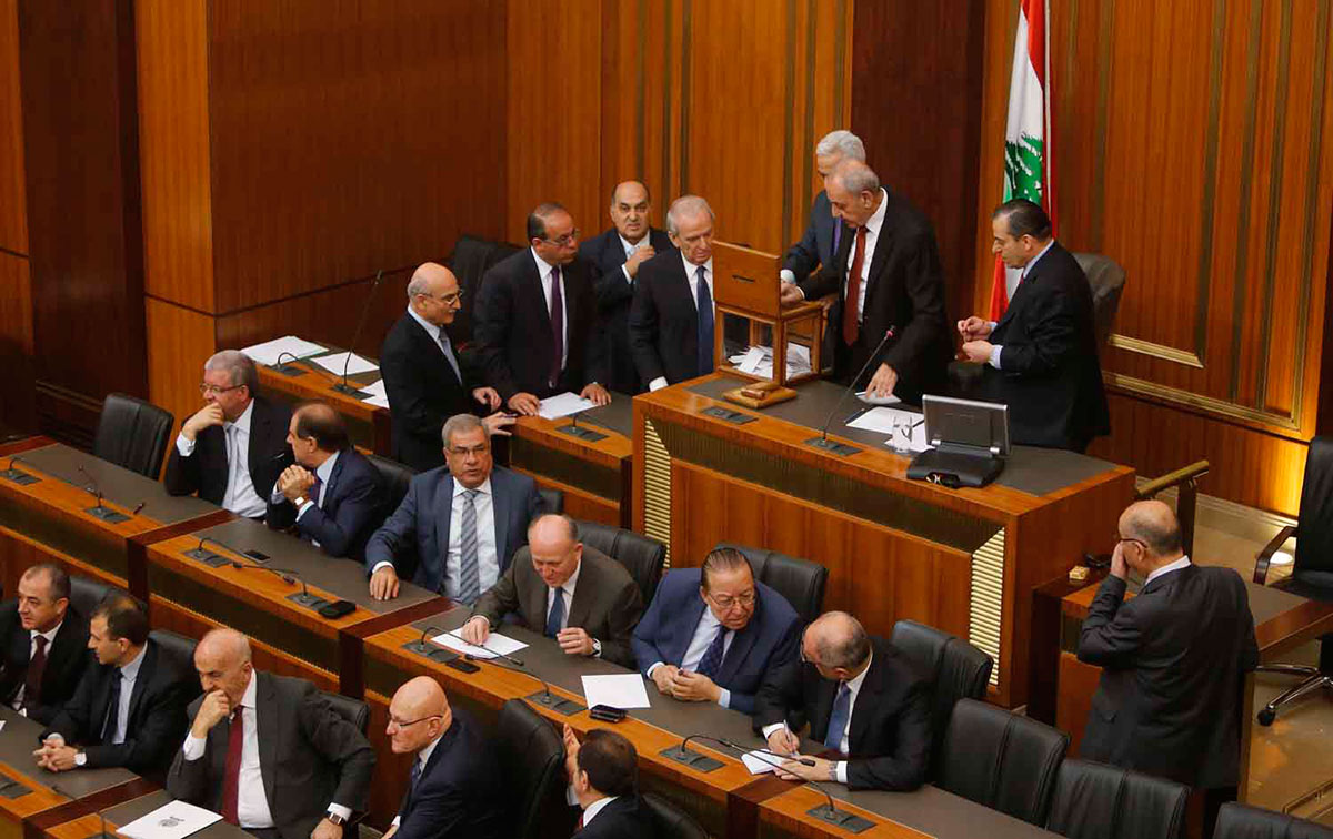 استقالة 5 نواب لبنانيين منذ انفجار مرفأ بيروت