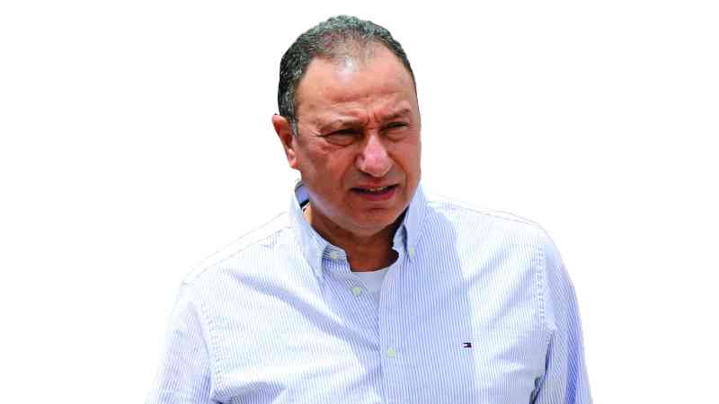 الخطيب.. 5 مدربين في عامين