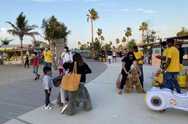عروض ترويجية واستعراضات حصرية  بمهرجان دبي للتسوق