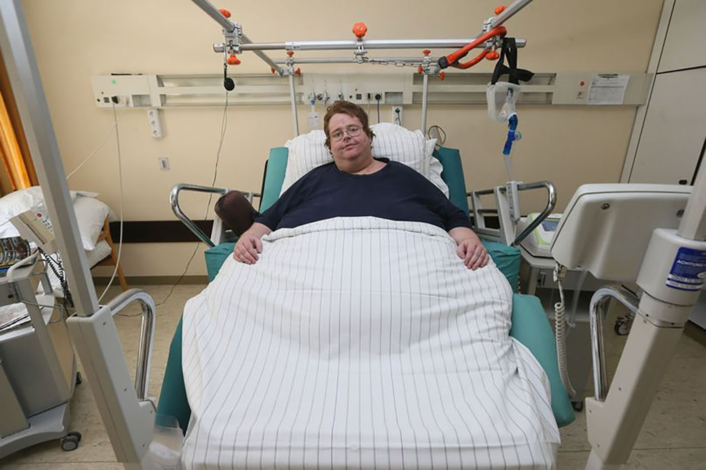 مفاجأة مدوية في خبر تعرض رجل بالخطأ لعملية ولادة قيصرية