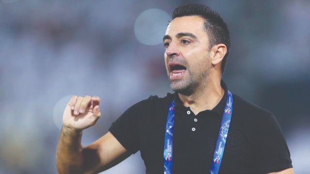 صداقة تشافي مع لابورتا ترشحه لتدريب برشلونة