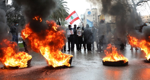 العرب مع لبنان.. فهل سياسيوه مع بلدهم؟