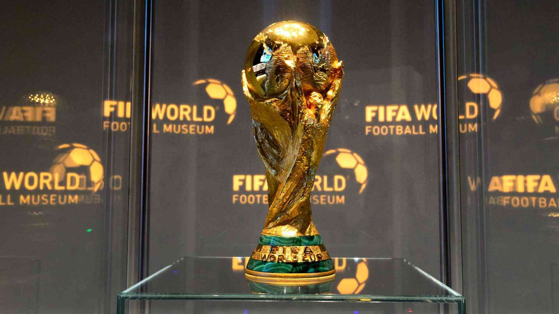 رئيس بايرن ميونيخ: كأس العالم كل سنتين "لا معنى لها"