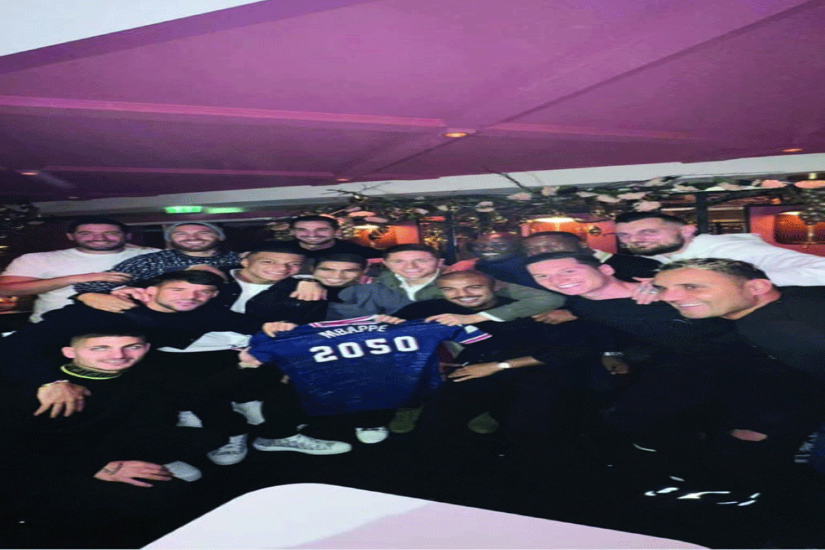 قميص 2050 يزيد مستقبل إمبابي ضبابية