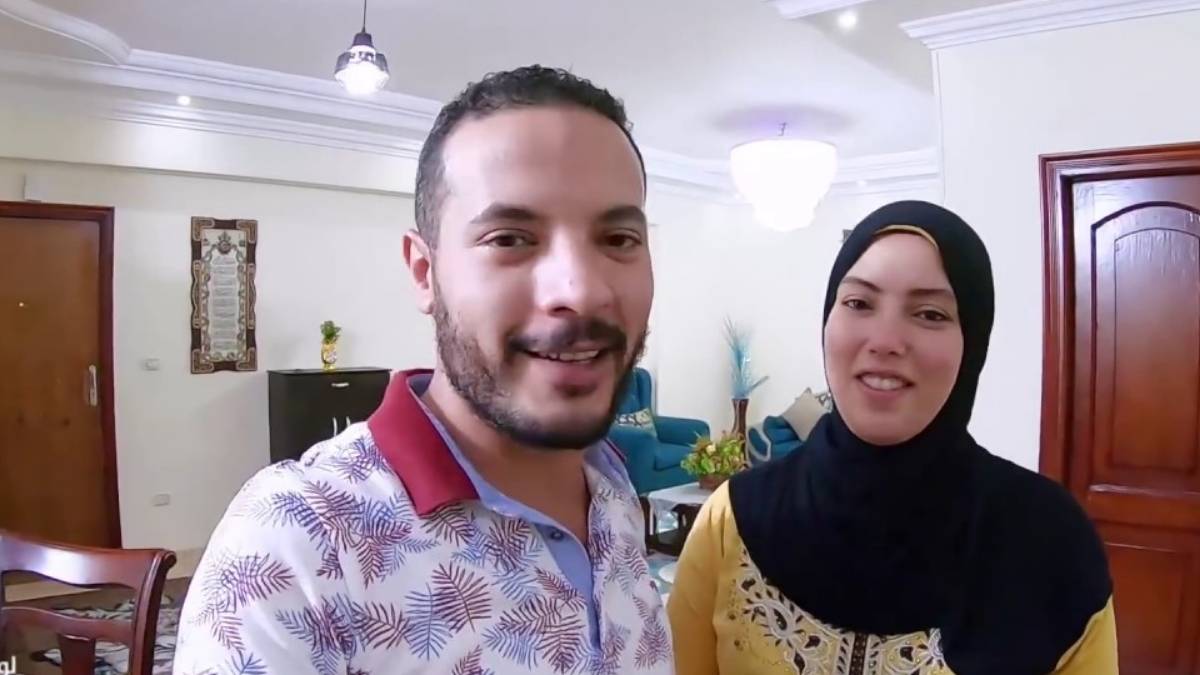 النائب العام المصري يأمر بالتحقيق  مع اليوتيوبر حمدي وزوجته وفاء