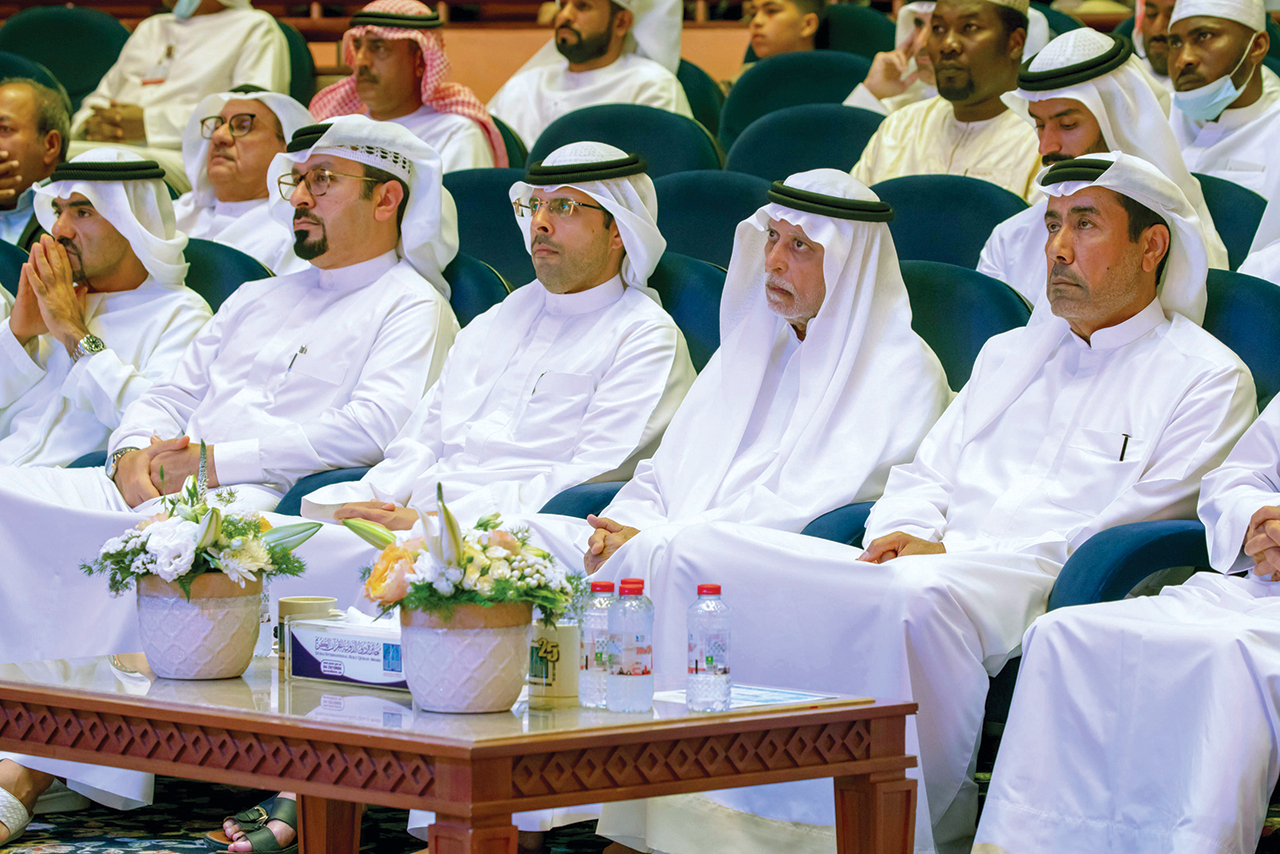 «جائزة دبي».. إخوة متسابق تشاد الثلاثة حفظة قرآن