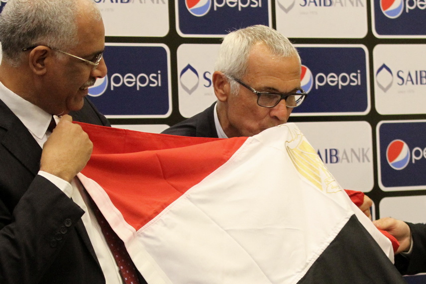 لاعب الأهلي السابق يدعم عودة كوبر لقيادة منتخب مصر