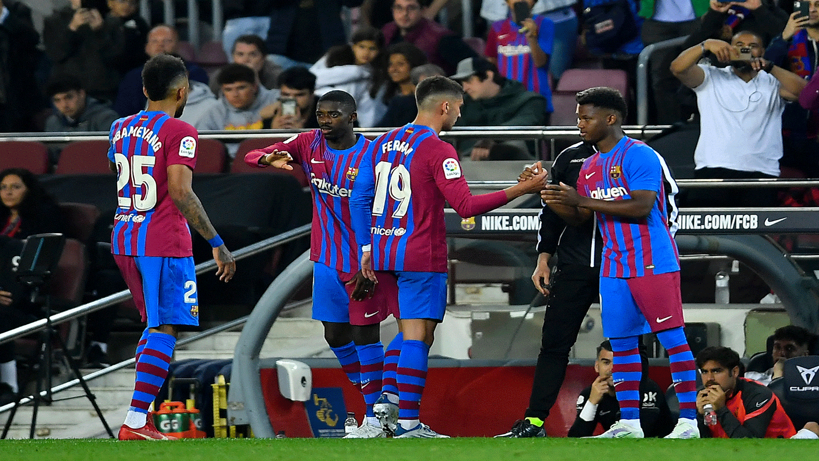 برشلونة يخطو بثبات نحو دوري الأبطال بفوز صعب على ريال مايوركا