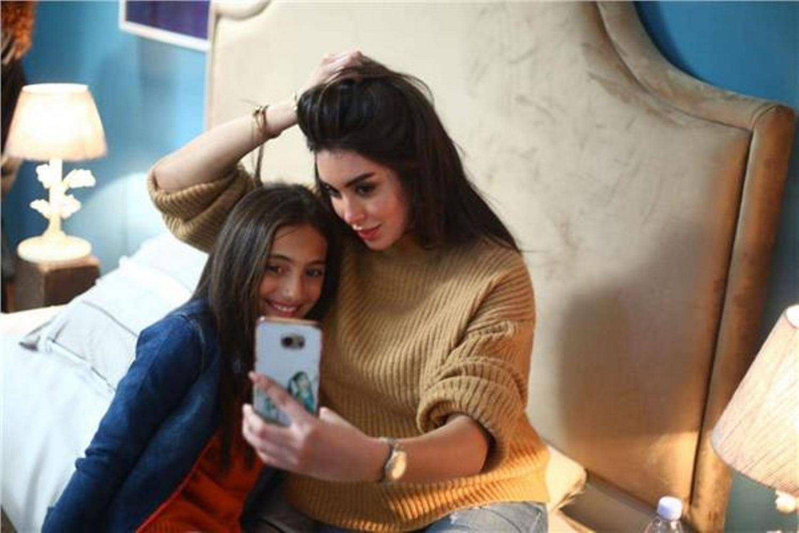 هل أنجبت؟.. ياسمين صبري تكشف حقيقة صورتها بصحبة طفلة