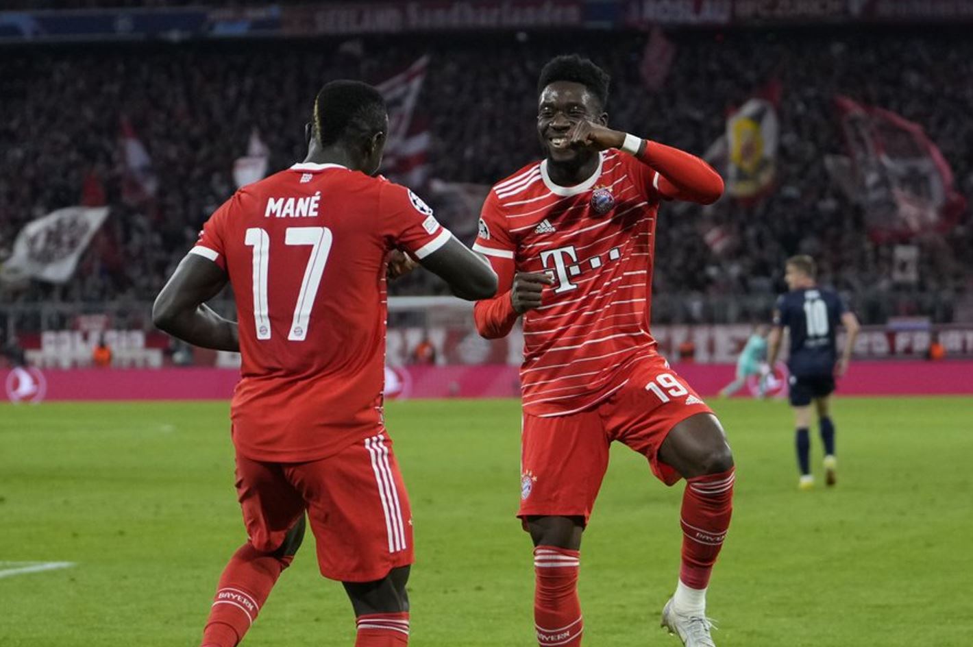 دوري أبطال أوروبا: بايرن يضع قدماً في ثمن النهائي بخماسية ضد فيكتوريا بلزن