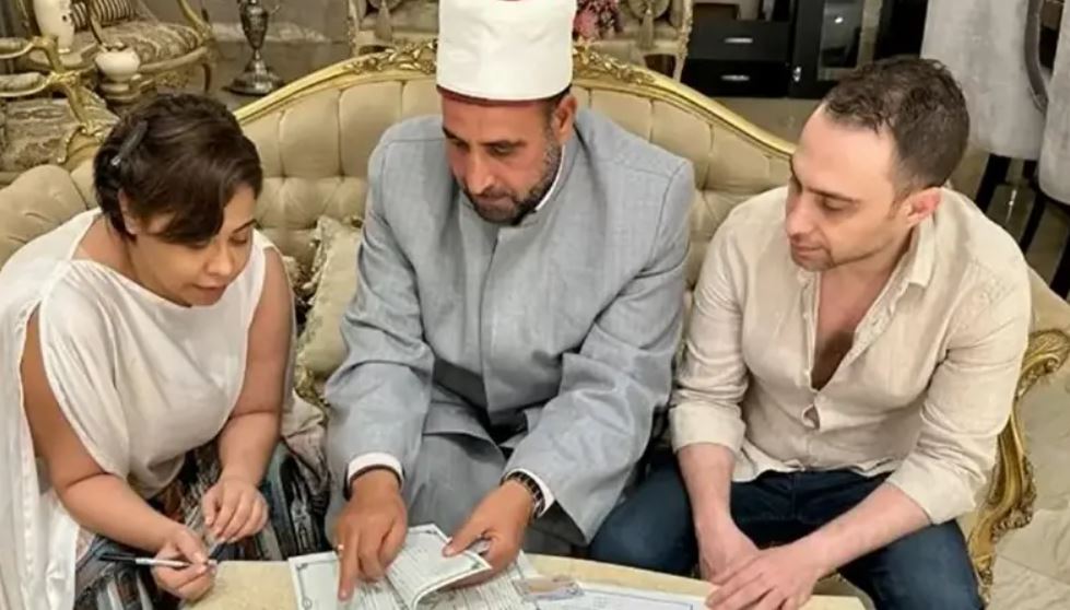 شيرين تفجر مفاجأة من العيار الثقيل وتتزوج طليقها حسام حبيب "فيديو"