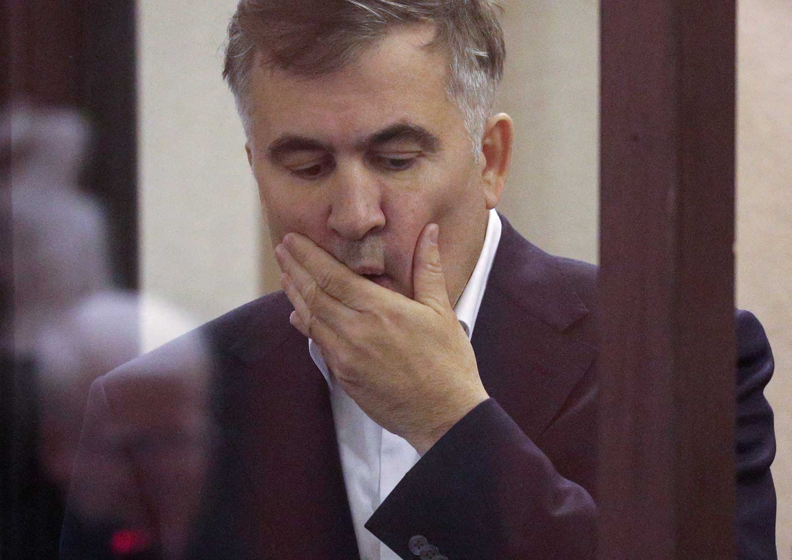 رئيس جورجيا السابق يتعرَّض للتسمم في السجن