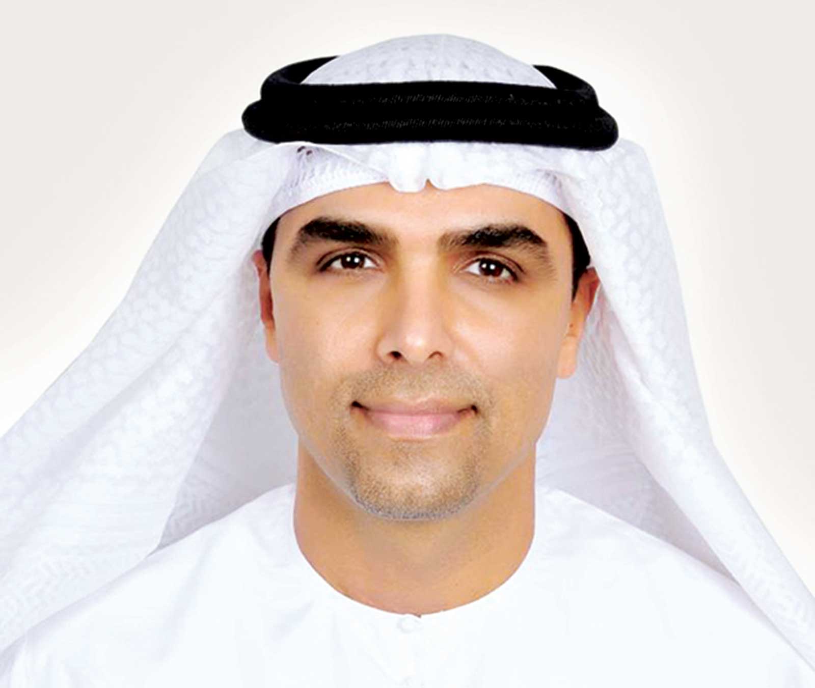 طبيب إماراتي يستبعد إمكانية زرع شريحة في المخ البشري خلال 6 أشهر