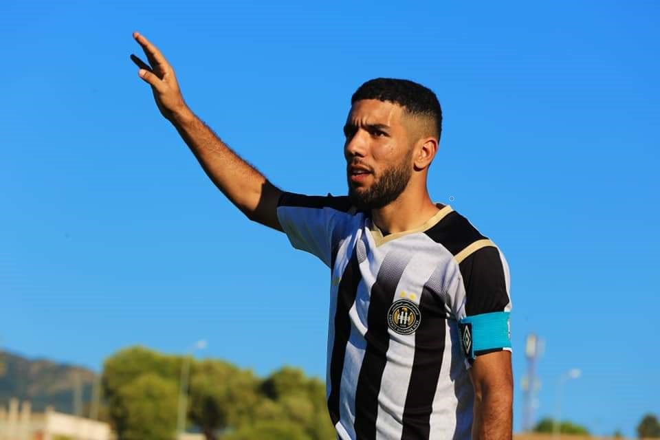 الأهلي المصري يترك قندوسي للمشاركة مع منتخب الجزائر في أمم أفريقيا للمحليين
