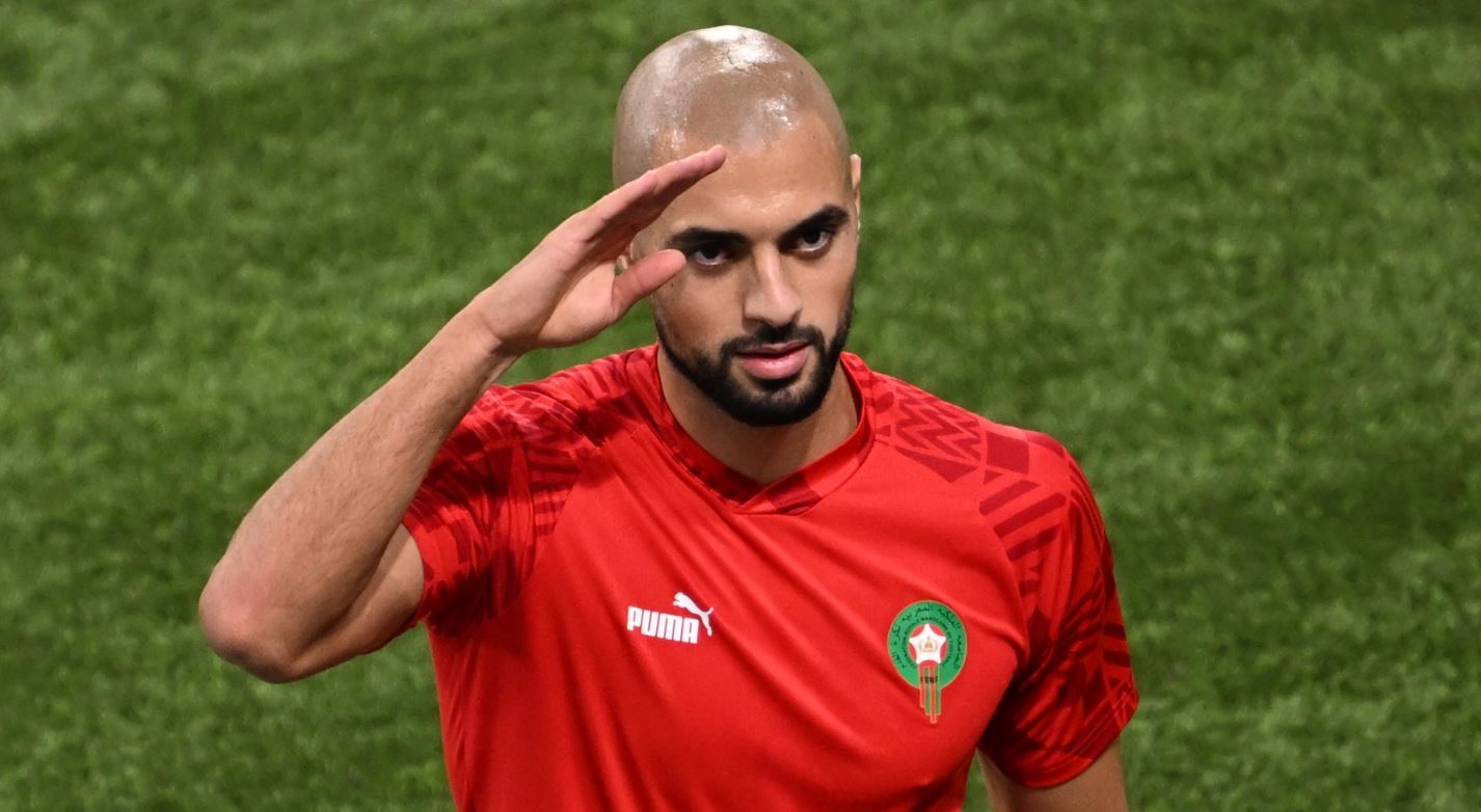 رغم القيود المالية.. برشلونة يتمسك بالتعاقد مع سفيان أمرابط