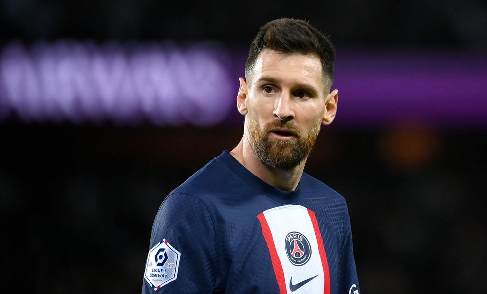 ميسي وثنائي برشلونة يقتربون من الهلال السعودي