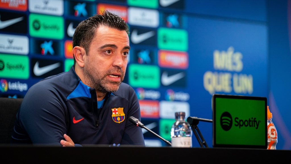 من 4 إلى 30 مليون يورو.. طلبات تشافي للبقاء مع برشلونة