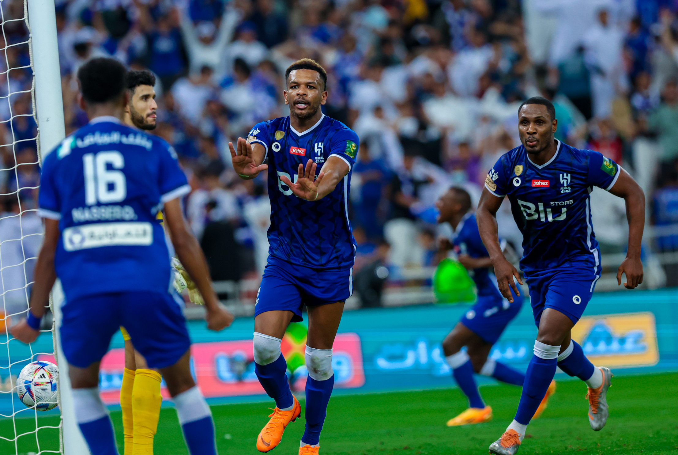 قمة خليجية غداً بين الهلال والسد في كأس الملك سلمان للأندية