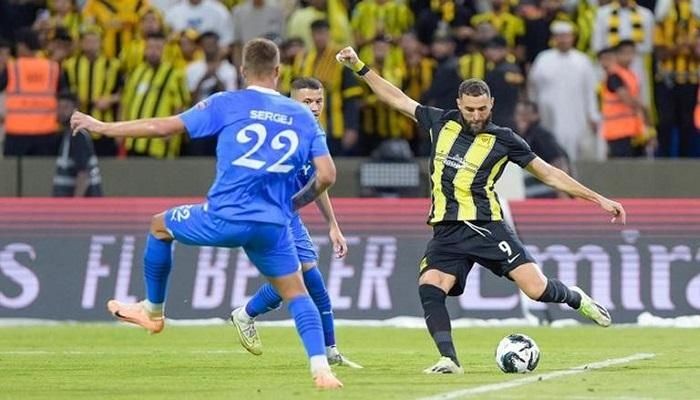 كلاسيكو الاتحاد والهلال..  موعد المباراة والقنوات الناقلة وتشكيلة الفريقين