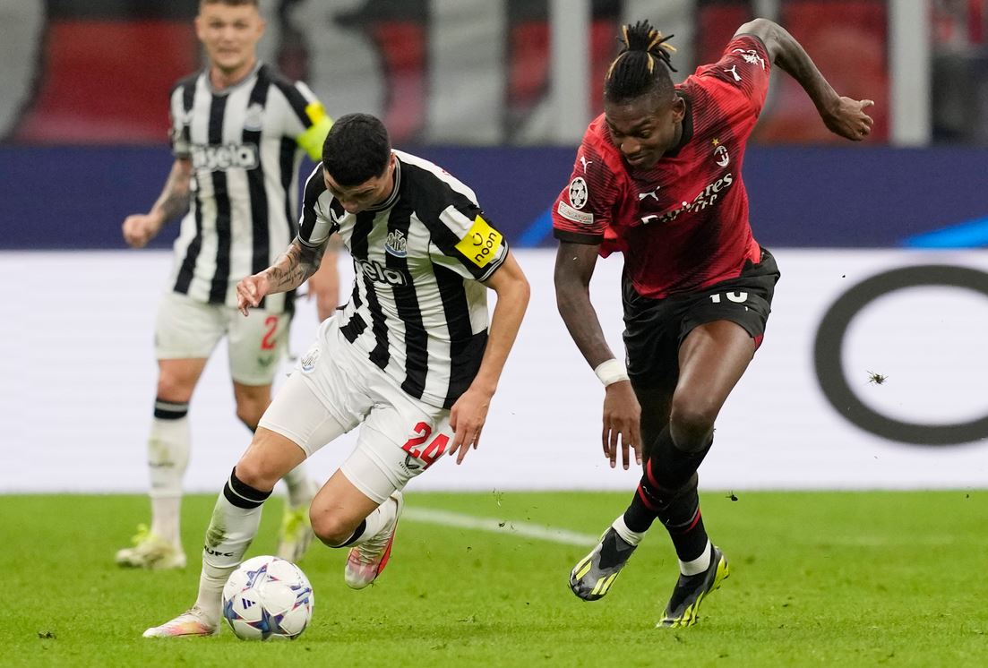 نيوكاسل يحبط ميلان في دوري الأبطال