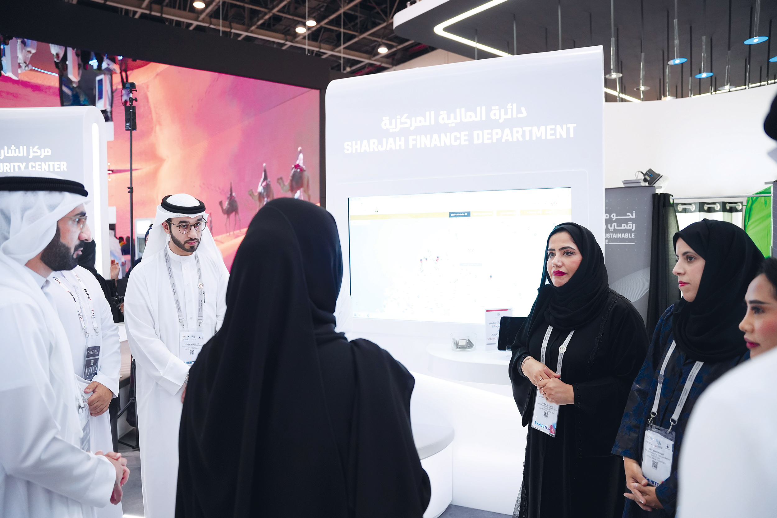 «مالية الشارقة» تعرّف زوار «جيتكس» بأنظمتها الرقمية الجديدة