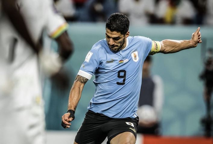 تصفيات مونديال 2026: سواريز في تشكيلة الأوروغواي لمواجهة صديقه ميسي