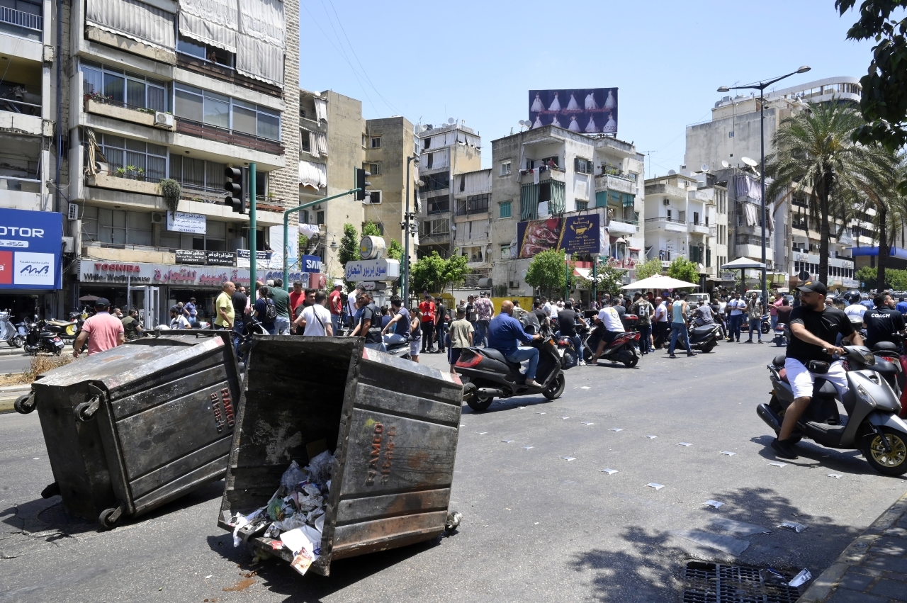 تأرجح لبنان بين الترقب السياسي والإرباك المعيشي