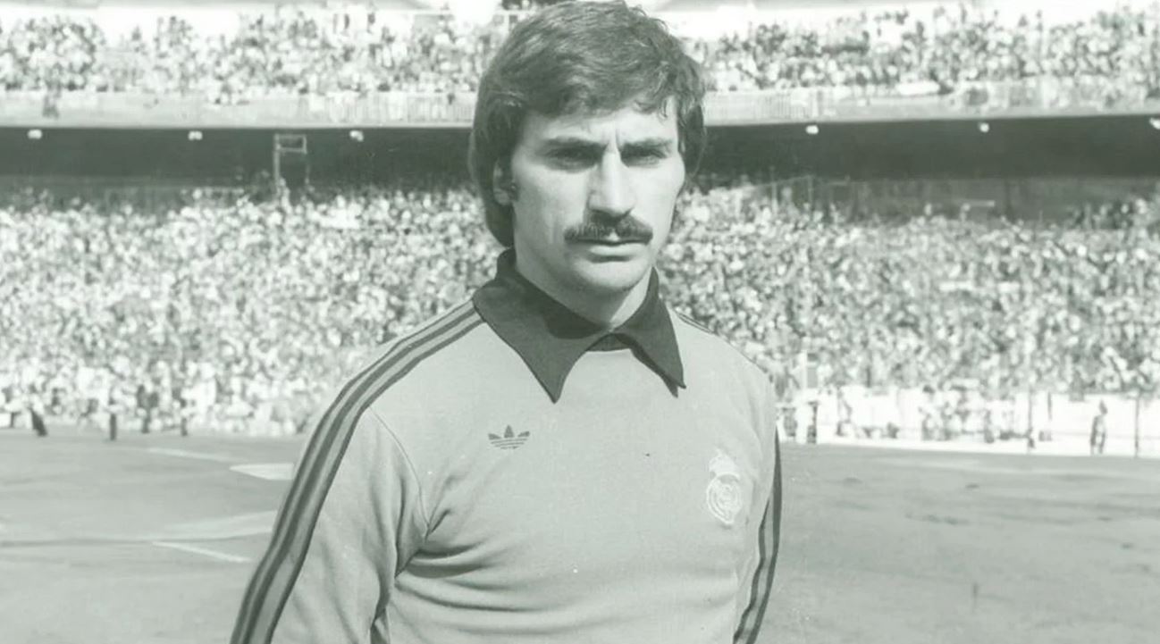 وفاة ميجيل انخيل حارس المرمى السابق لريال مدريد ومنتخب إسبانيا