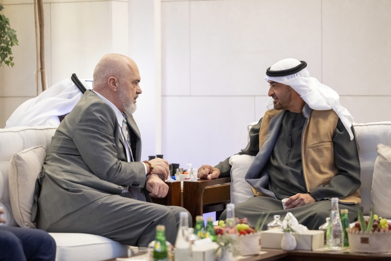 رئيس الدولة يبحث مع رئيس وزراء ألبانيا العلاقات الثنائية