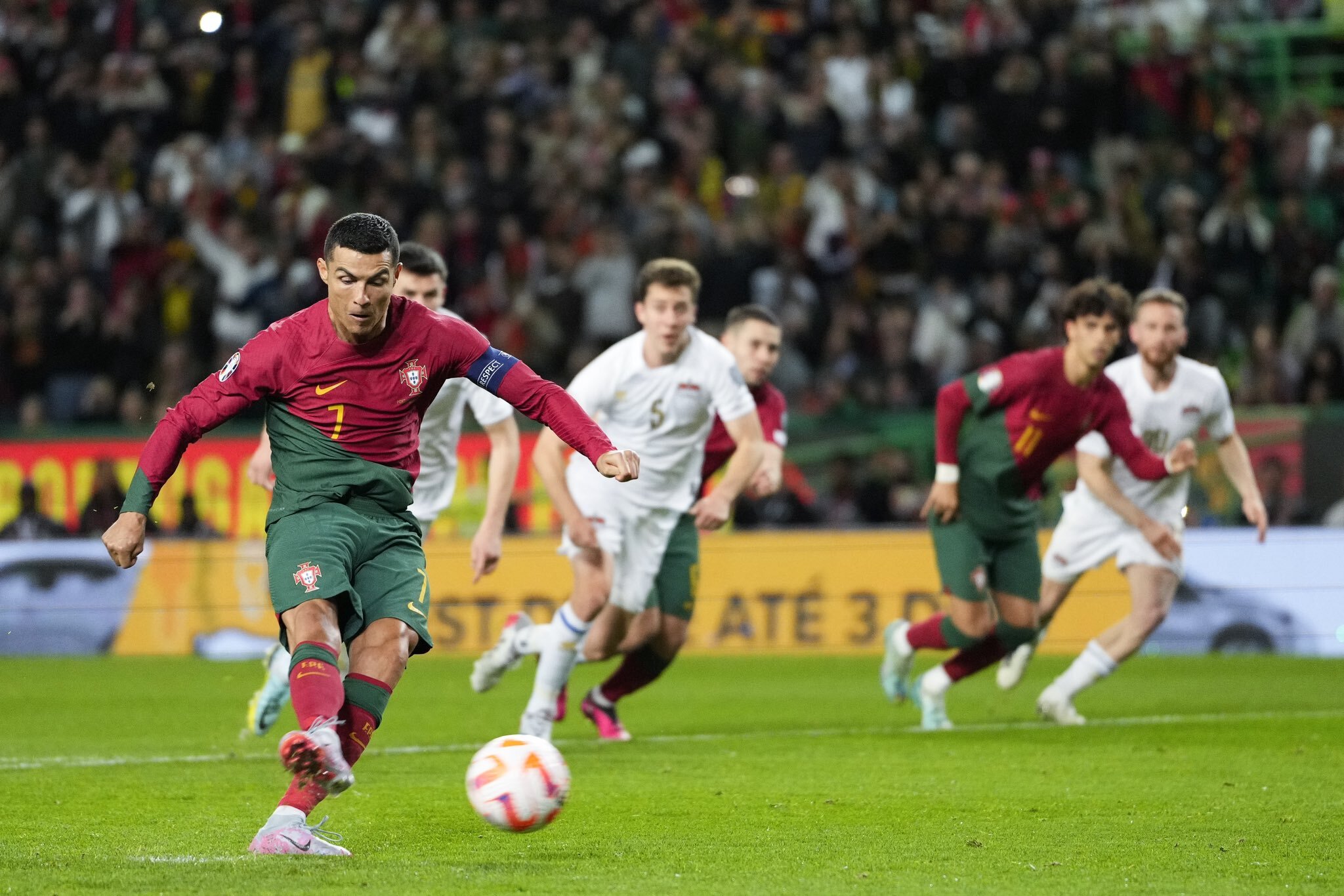 أوروبا 2024: مبابي ورونالدو وكاين وبيلينغهام... نجوم تحت المجهر