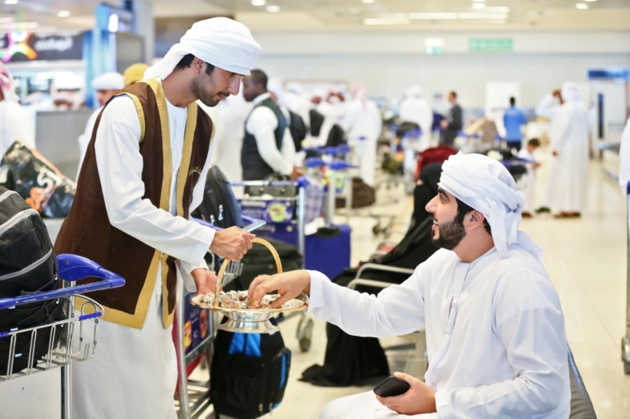 طقوس استقبال الحجاج.. عادات أصيلة توطد العلاقات الاجتماعية