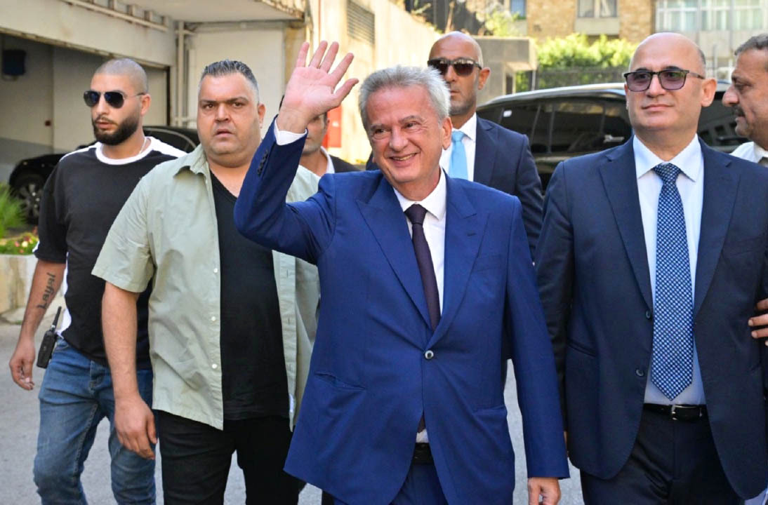 «الحاكم التاريخي» لمصرف لبنان المركزي خلف القضبان